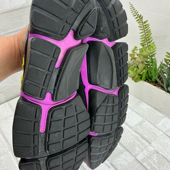 Nike Gray and Black Men's Shoes with Purple and Yellow Accents - Picture 6 of 6